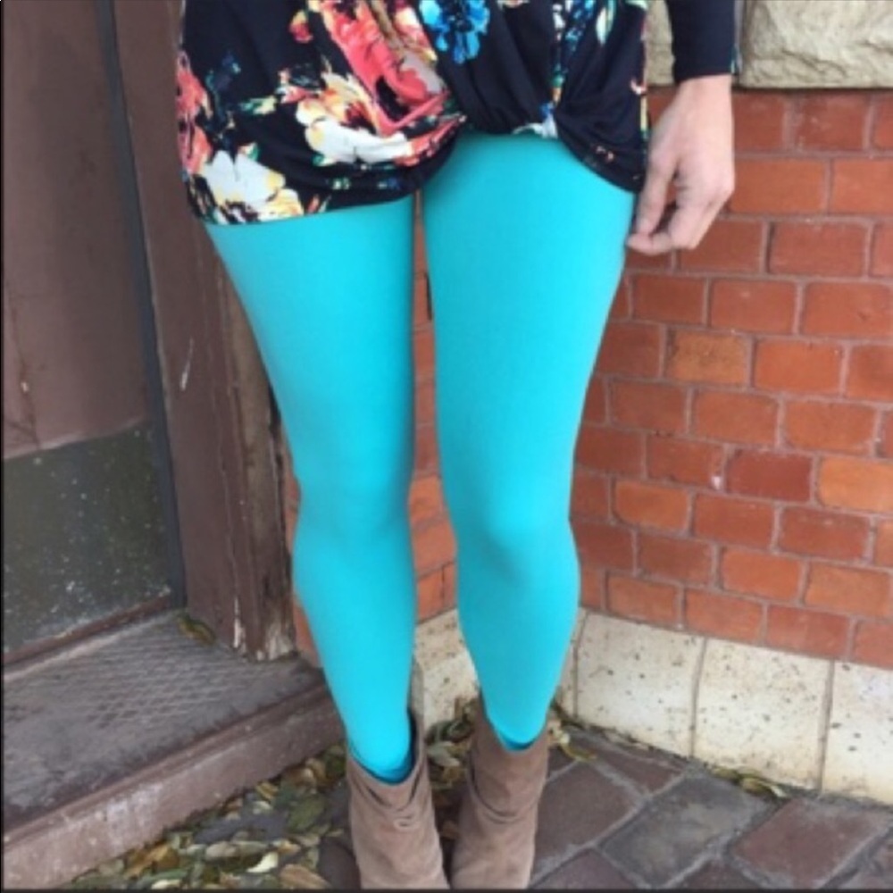 SOLD Buttery Soft Teal Leggings